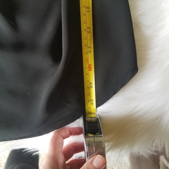 🛍RED HAUTE of Anthropologie Black curved tank top - Picture 7 of 8